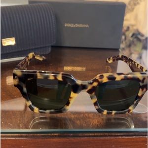 Brand New Authentic Women’s DOLCE&GABBANA Sunglasses